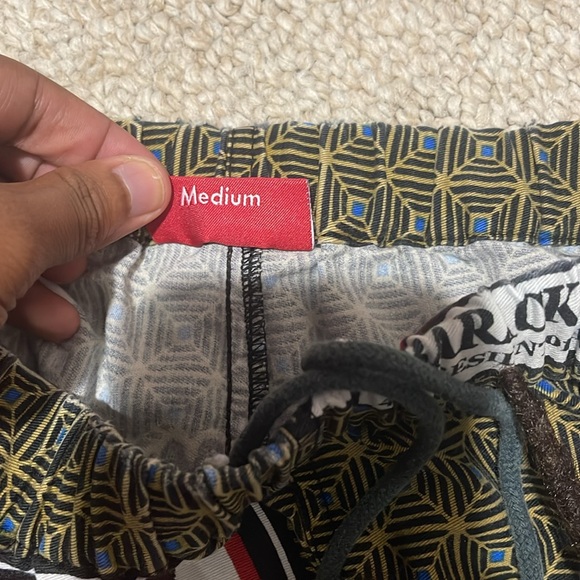 9/10 condition no rips, stains , only fading is on the draw string - Picture 3 of 4